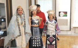 O expoziție dedicată vestimentației chineze la Chișinău