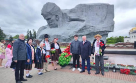 Cum sînt omagiați eroii moldoveni căzuți la datorie în Belarus