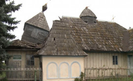 O biserică veche de peste două secole riscă să se prăbușească