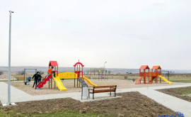 Întrun sat din raionul Cimișlia a fost construit un teren de joacă modern