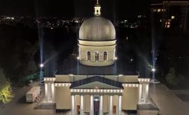 Cum arată Catedrala Mitropolitană din Chișinău iluminată FOTO