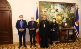 Митрополит Владимир наградил трех врачей РКБ