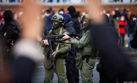 Силовики в Минске задержали около 20 демонстранток