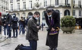 Credincioșii din Europa cer autorităților să permită slujbele bisericești VIDEO