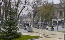 Сквер Михая Эминеску в центре столицы открыт