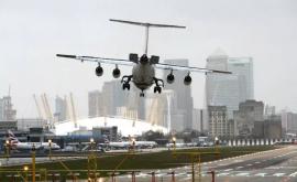 Все больше стран прекращают авиарейсы в Британию