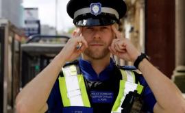 Un polițist din Marea Britanie identifică suspecții chiar dacă poartă măști