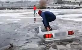Водитель проехавший на машине по замерзшему озеру задержан полицией и оштрафован