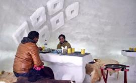 Un hotel din Kashmir atrage turiştii cu o cafeneaiglu