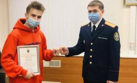 Молдаванин спасший девушку от насильника стал героем в России 
