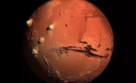 Роскосмос показал красочное фото Марса