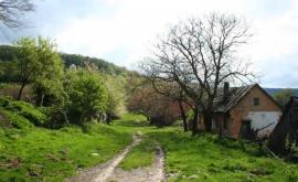 La 50 de km de Chișinău un sat uitat de lume e pe cale de dispariție