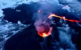 O erupţie a unui vulcan din Rusia ocazie de selfieuri pentru turiști