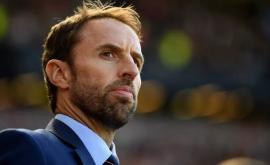 Тренер сборной Англии посоветовал игрокам уйти из соцсетей изза расизма