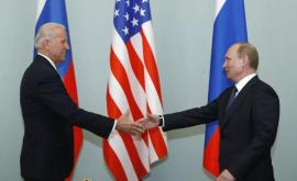 Kremlinul califică drept prematură discuția despre detaliile eventualei întrevederi între Putin și Biden