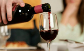 Vinul roşu împiedică apariţia surzeniei