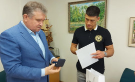 Președintele Federației de Box din Moldova sa întîlnit cu Dmitry Bivol