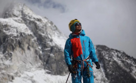 Cлепой альпинист из Китая поднялся на Эверест
