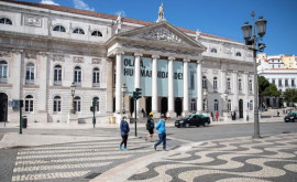 Власти Португалии вынуждены усиливать ограничения