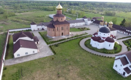 O mănăstire din Rusia construiește un complex rezidențial care va avea piscină și heliport