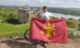 Un moldovean a pornit cu bicicleta pe urmele lui Ștefan cel Mare