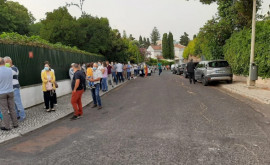 Coadă lungă în fața secției de votare din Lisabona