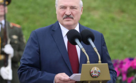 Лукашенко заявил о бессмысленности содержания кучи дипломатов