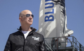 Jeff Bezos a oferit NASA suma de 2 miliarde de dolari în schimbul unui contract pentru o misiune pe Lună