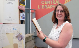 Călătoria unei cărți care a fost returnată la bibliotecă după 50 de ani