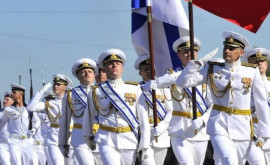 Как встречают русских моряков в Греции ВИДЕО