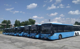 В Кишинев прибыли еще 9 из 40 автобусов приобретенных в Нидерландах