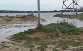 Изза прорванной дамбы в Чимишлийском районе комратское водохранилище переполняется