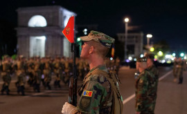 Haos în centrul capitalei Antrenamentele militarilor au dat peste cap traficul rutier din inima Chișinăului