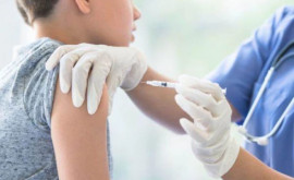 În RMoldova ar putea să înceapă vaccinarea copiilor de la 12 ani
