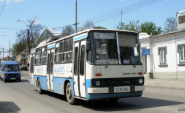Locuitorii din Ghidighici indignați de starea autobuzelor care circulă spre Chișinău