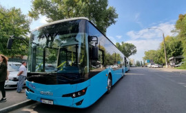 Пять новых автобусов свяжут Кишинев с городом Кодру