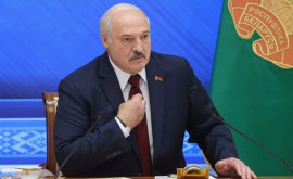 Лукашенко пообещал не удерживать власть посиневшими руками