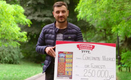 Мужчина 4 месяца носил в сумке лотерейный билет с выигрышем в 250 000 леев 
