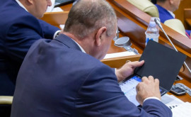 Парламент отказывается от бумаги и переходит к планшетам