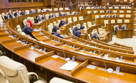 Blocul comuniștilor și socialiștilor boicotează ședința Parlamentului