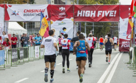 В Кишиневском марафоне участвуют 2000 бегунов из 26 стран