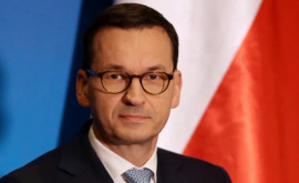 Premierul polonez acuză UE că are un pistol aţintit spre tîmpla ţării sale