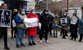 Родственники и друзья убитых в Фалештах вышли на акцию протеста