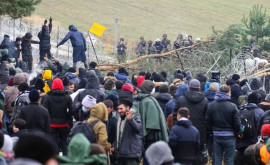 Criza migranţilor de la graniţa cu Belarus ar putea dura luni sau chiar ani avertizează Polonia