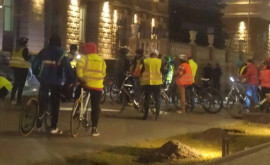 Bicicliștii din Chișinău au ieșit la protest
