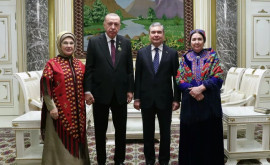 Soția președintelui Turkmenistanului apare pentru prima dată întro fotografie oficială alături de prima doamnă a Turciei