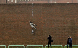 Marea Britanie Artistul stradal Banksy sa angajat să ajute la salvarea clădirii unei foste închisori