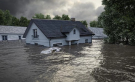 Retrospectivă 2021 Inundaţii cutremure şi tornade cu bilanţuri catastrofale