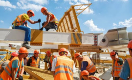 Увеличена средняя заработная плата строителей