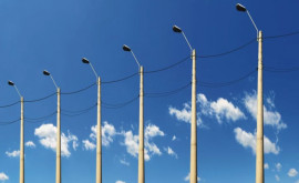 Toți pilonii de electricitate din Chișinău vor fi expertizați tehnic
